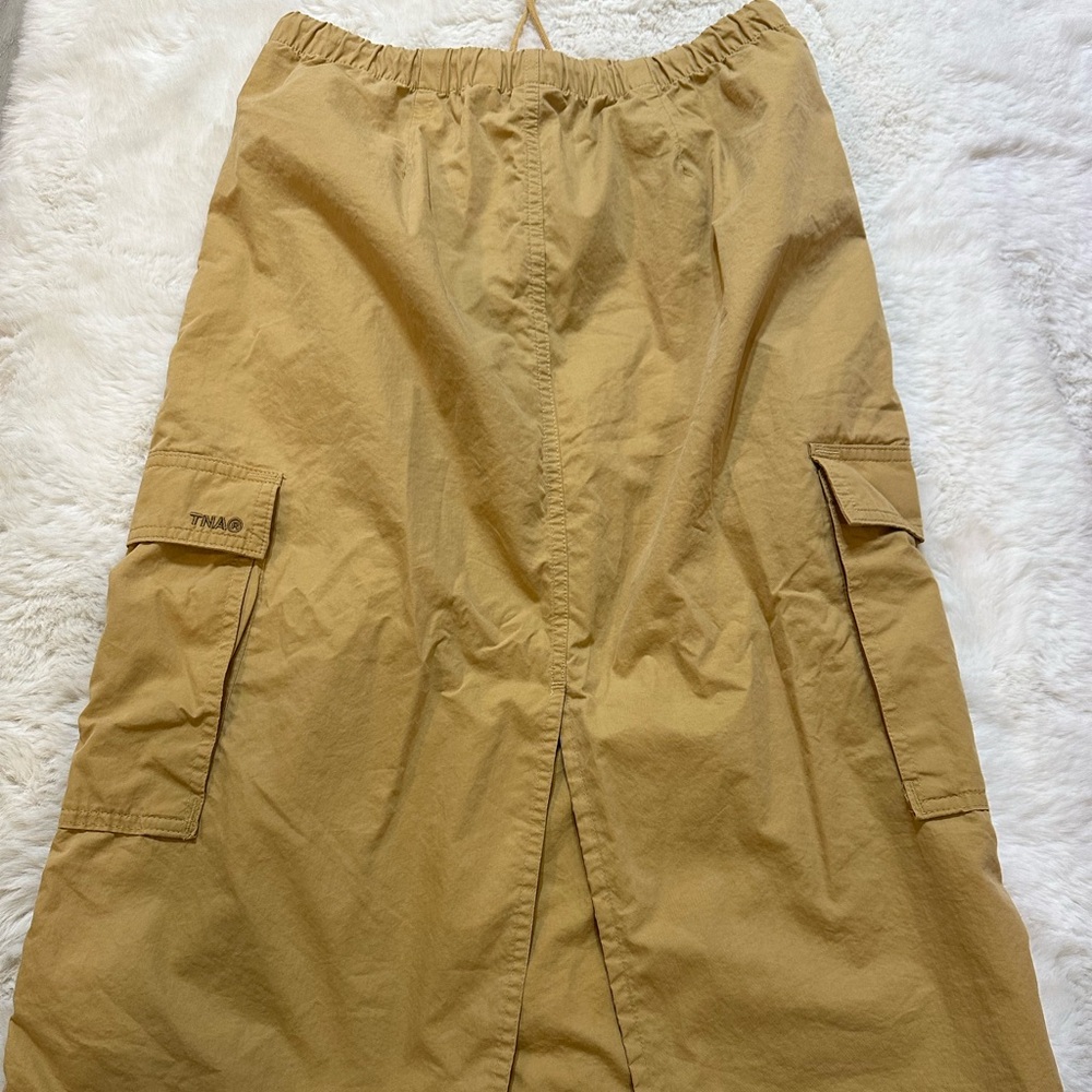 Aritzia TNA Squad cargo skirt